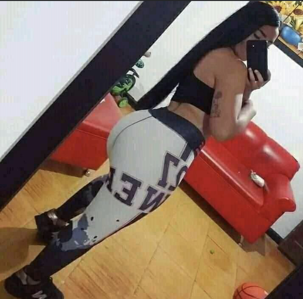7247D3ED 1FAD 4507 AAE8 1B0E6ABA5019