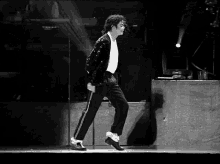 Michae jackson moon walk