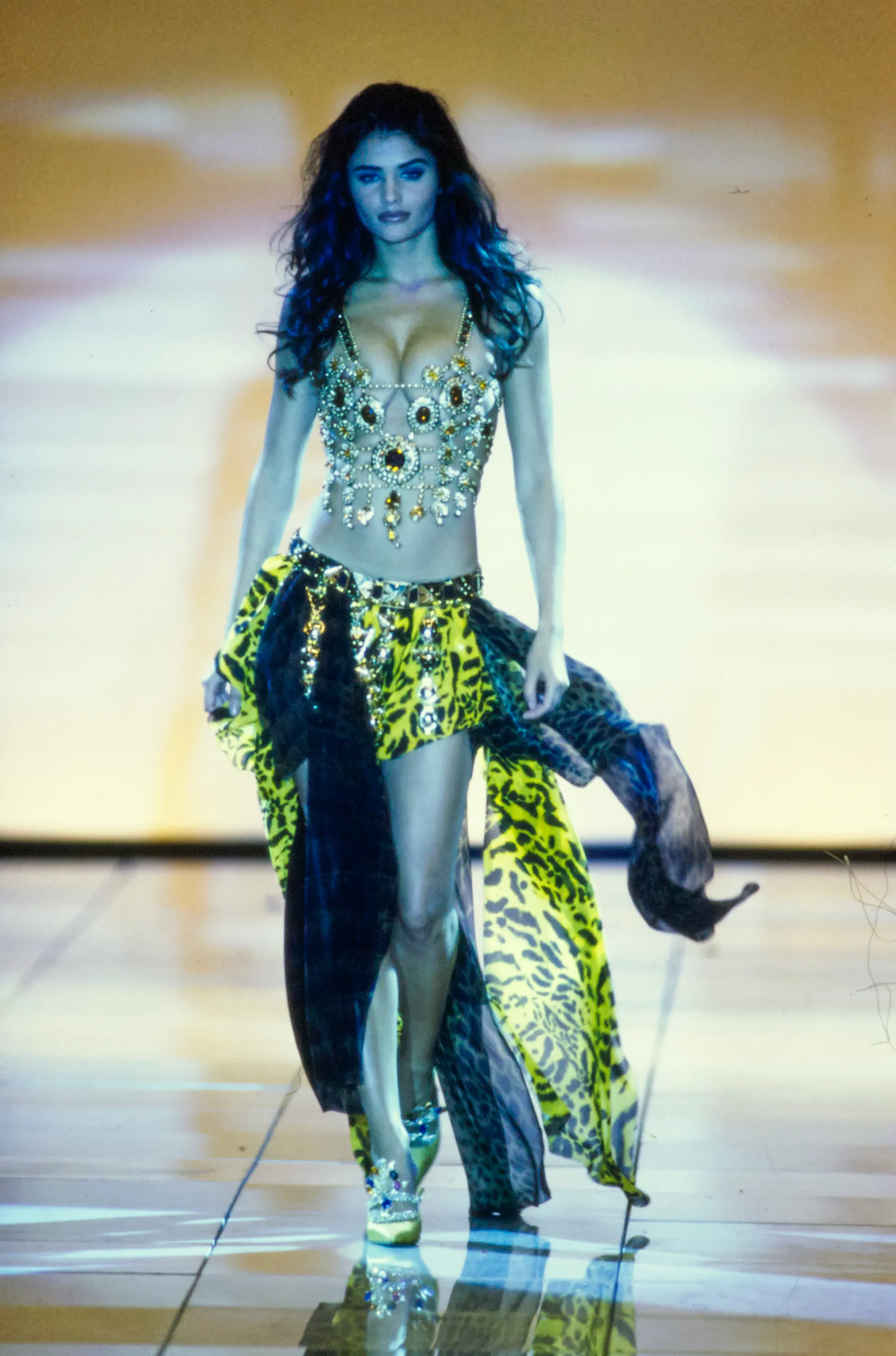 VERSACE SPRING 1992 RTW 70 HELENA CHRISTENSEN CN10046569