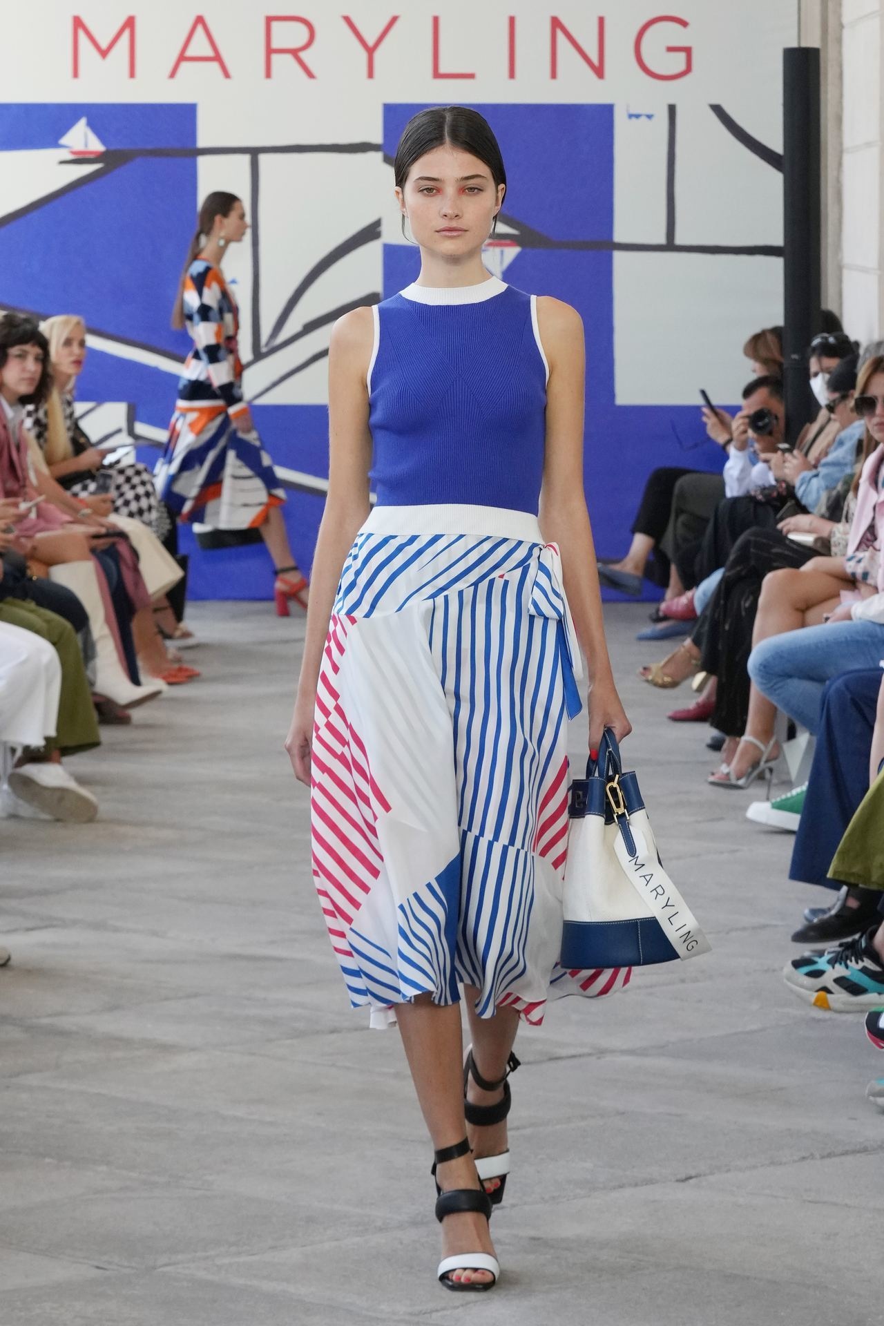 6ba522516cb76571927290e64fdcb79b 4432