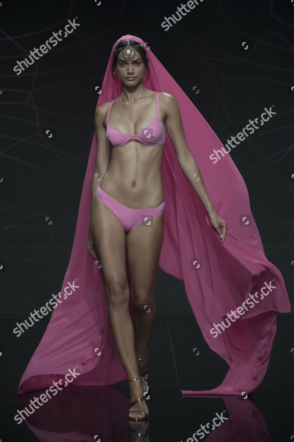 Shutterstock 8870910i