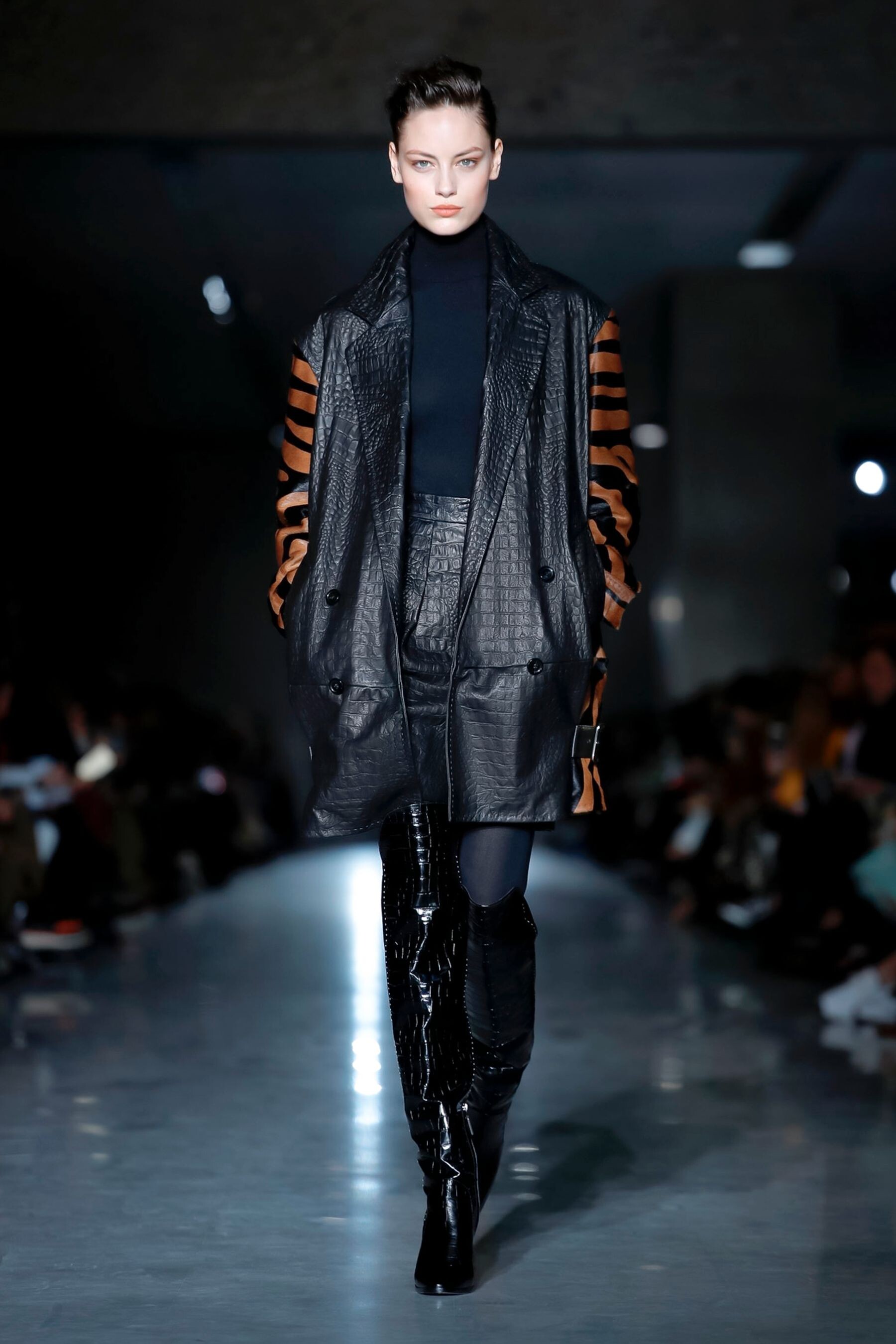Max Mara RTW FW19 Milan 0404 15507396852a761e43e840395f262e3859a77380ec