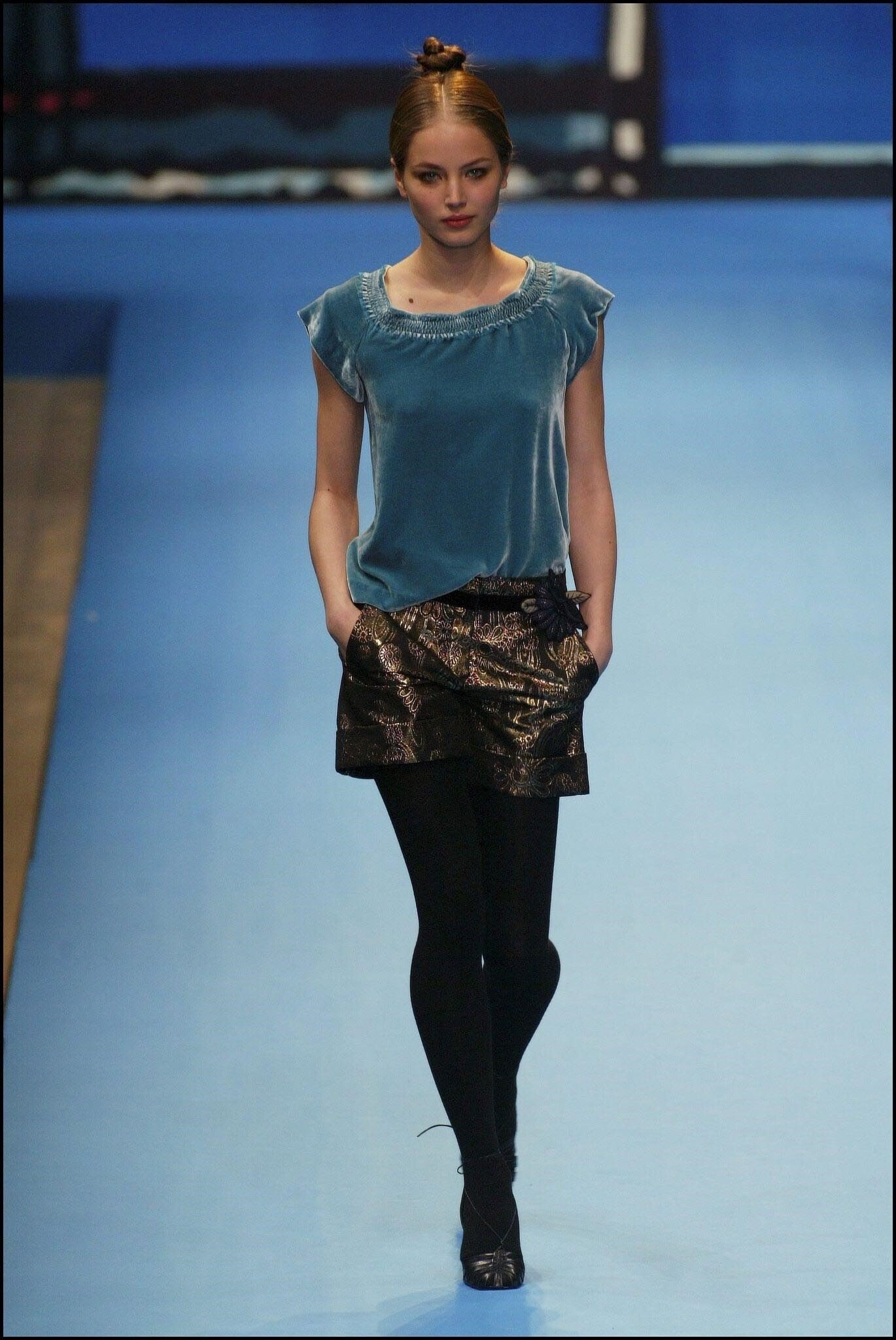 Cacharel FW2005 1487ccf3c2dfa9f6c208646d5f6f525ab3
