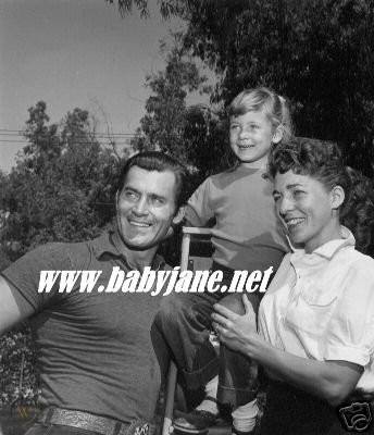 Clint walker candid with wife and daughter 1 c612297c50413fa15a4bb7e181b79877