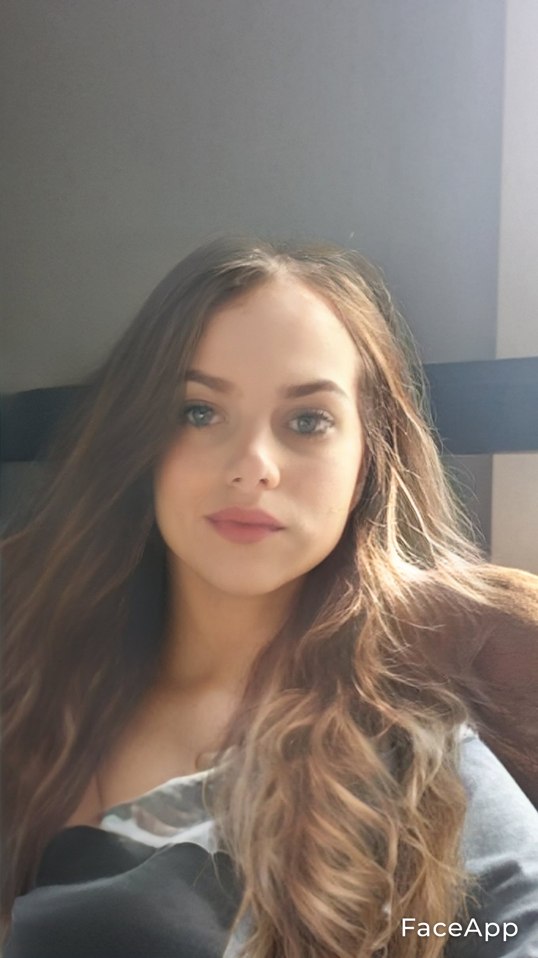 FaceApp 1669544492250