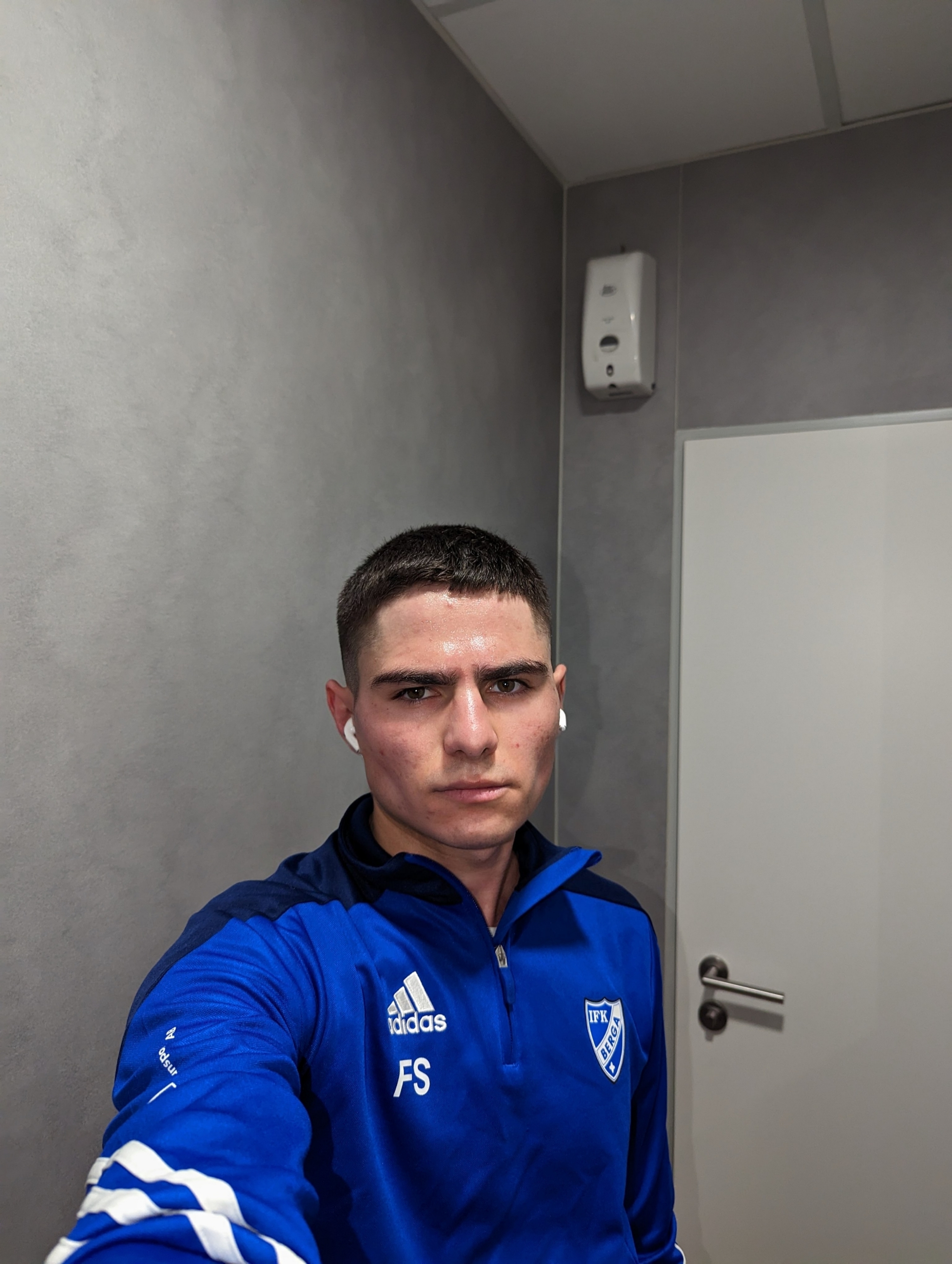 PXL 20220429 36558701 20