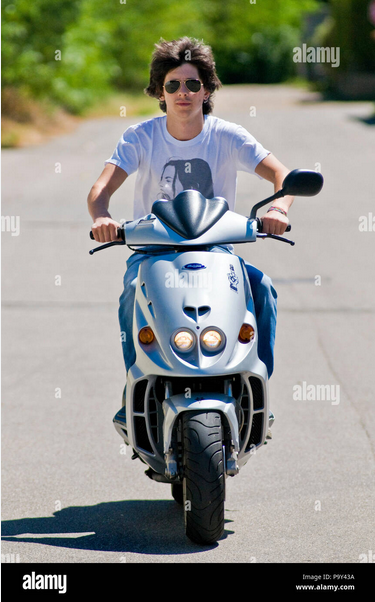 Screenshot 2022 12 03 at 16 04 25 ragazzo sullo scooter   Ricerca Google