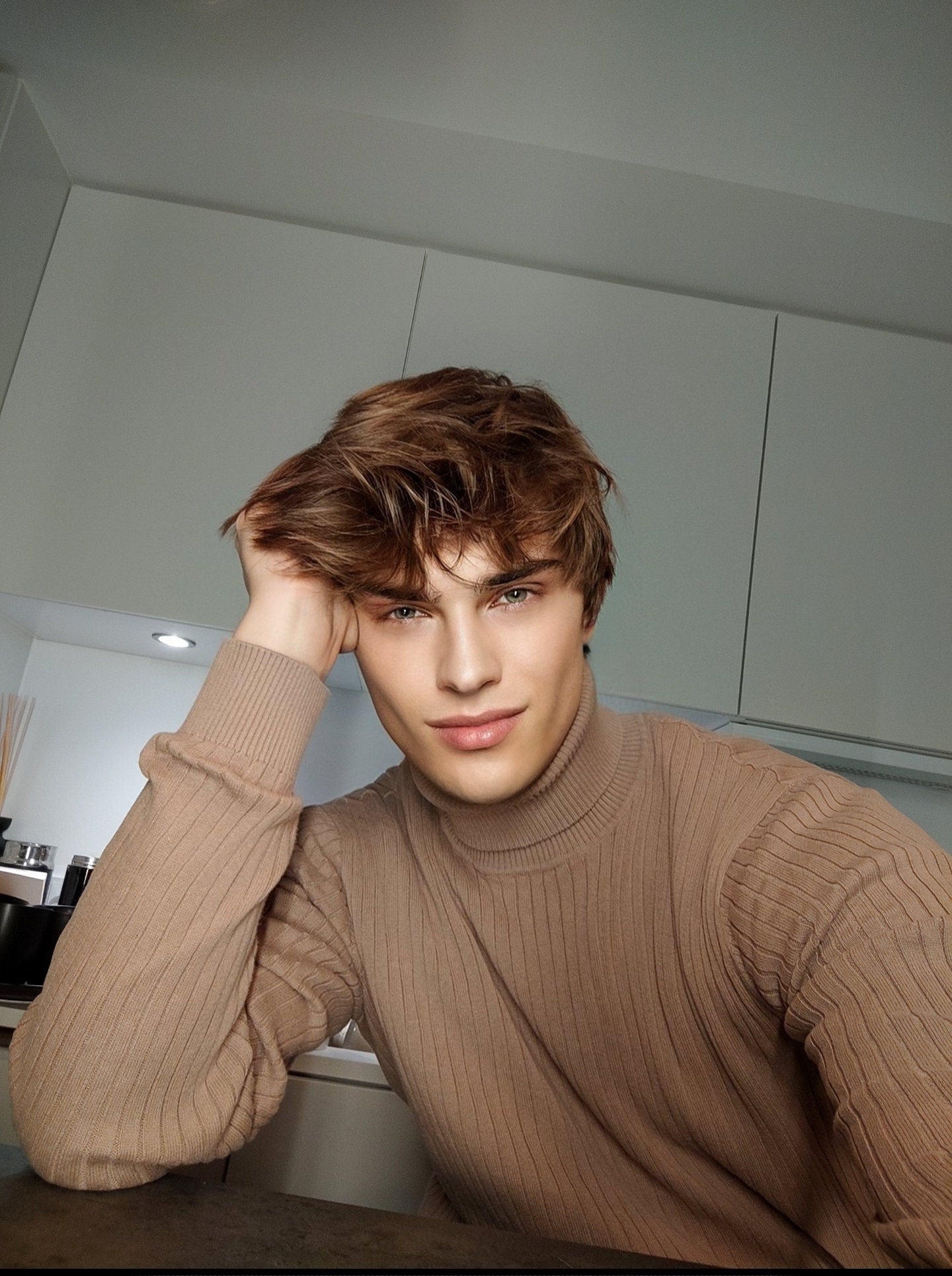 FaceApp 1670260094029