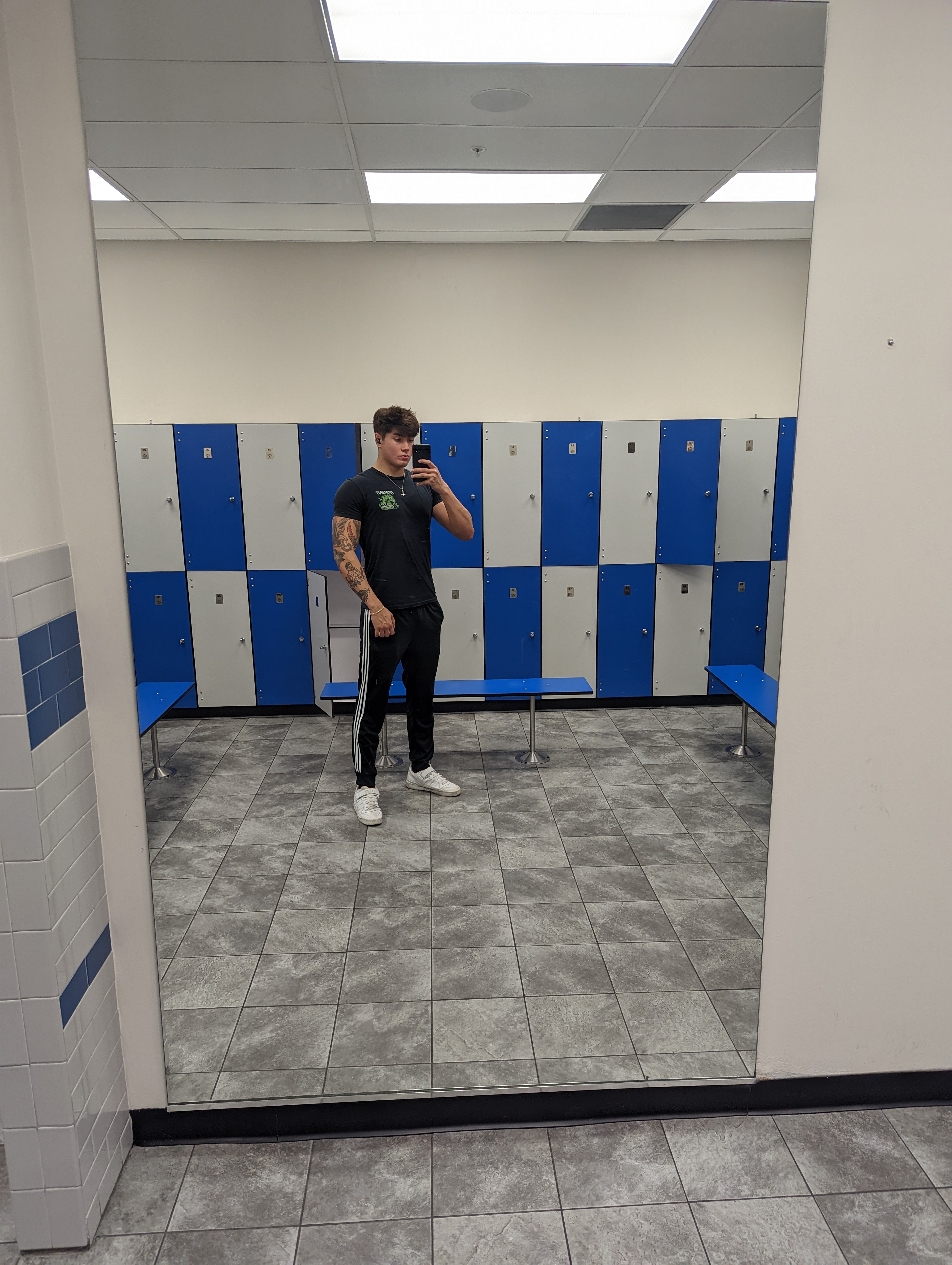 PXL 20221210 000348232MP