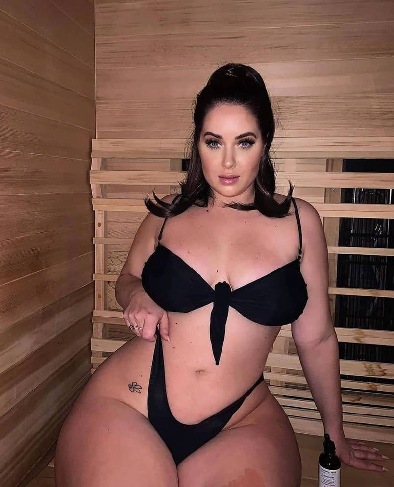 Sexy thick girl by jul1aone de26g89 pre