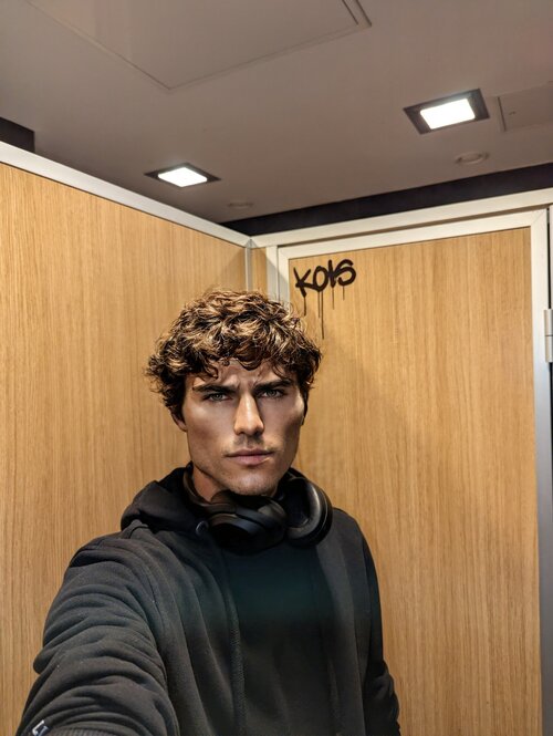 FaceApp_1671051260507.jpg