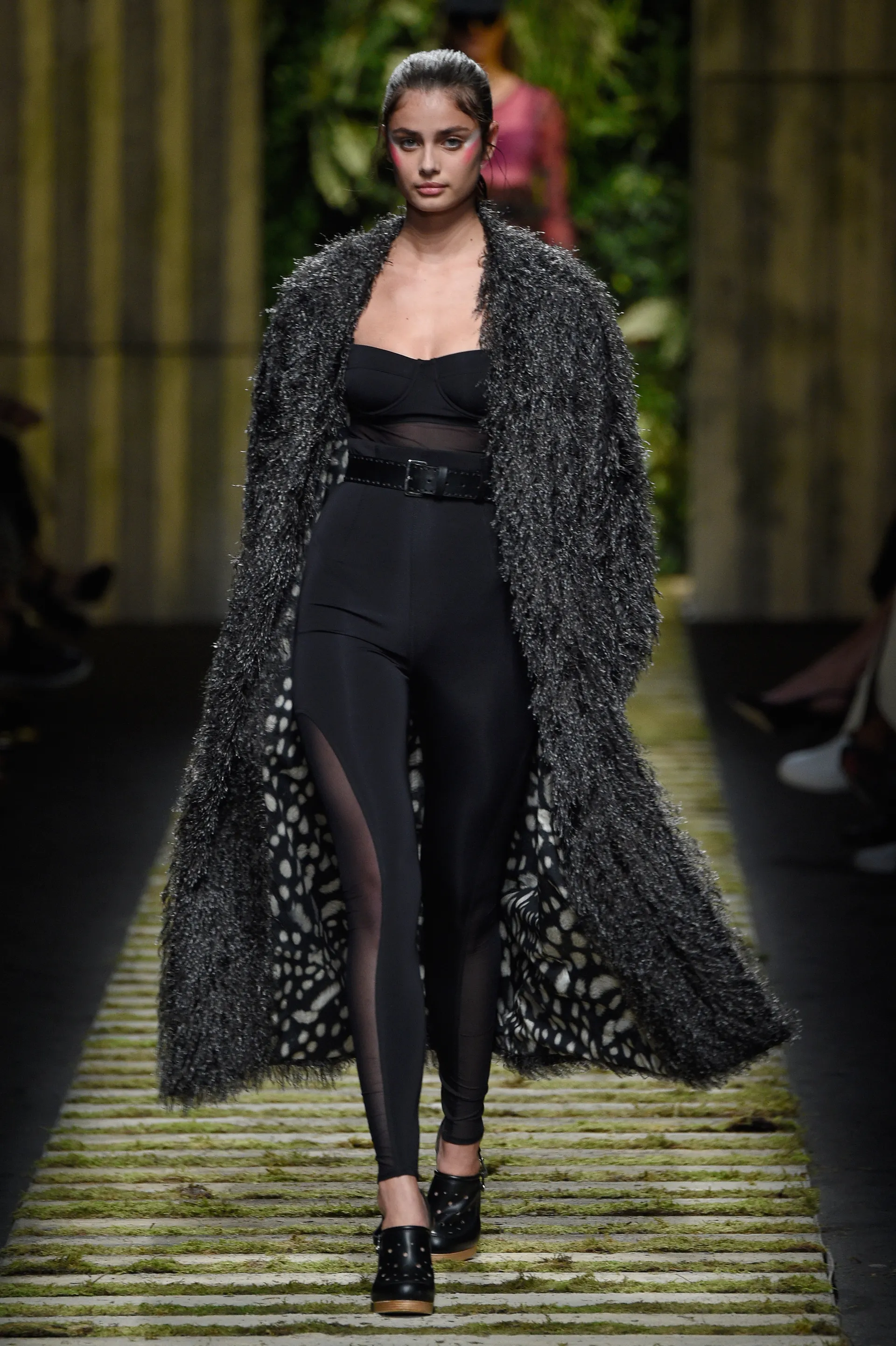 Taylor hill runway max mara spring 2017