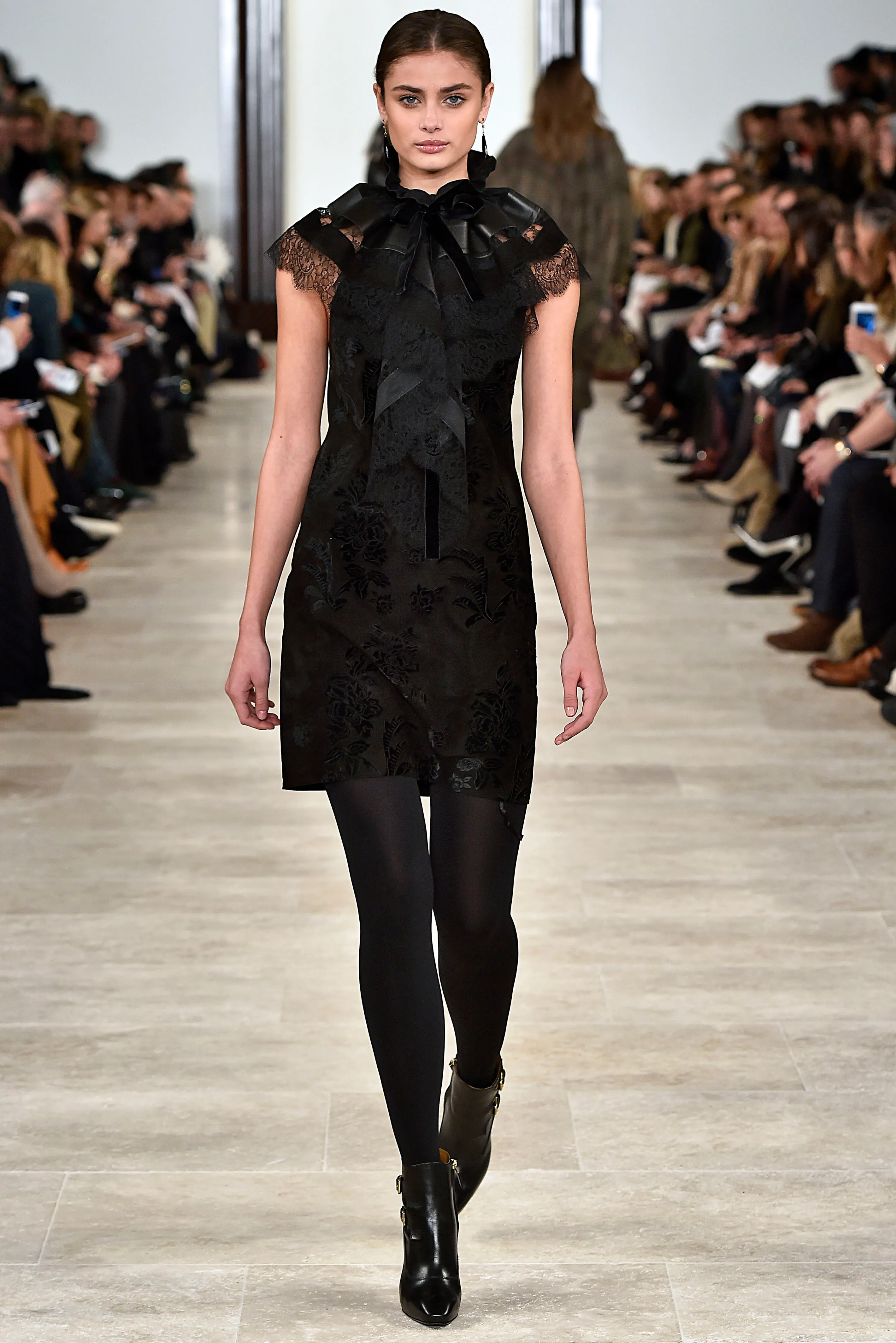 Taylor hill runway ralph lauren fall 2016