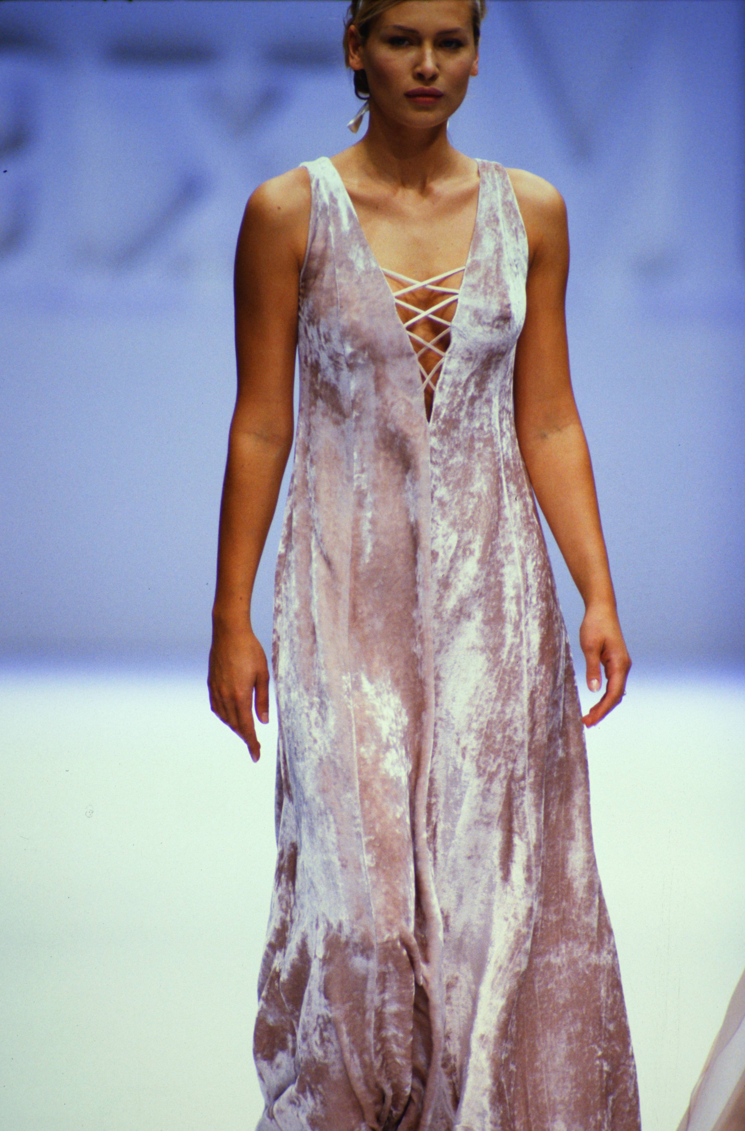 1195296216 MaxMaraFall19942e5d9fe2c2ba0aba3774949c7b4f0535a