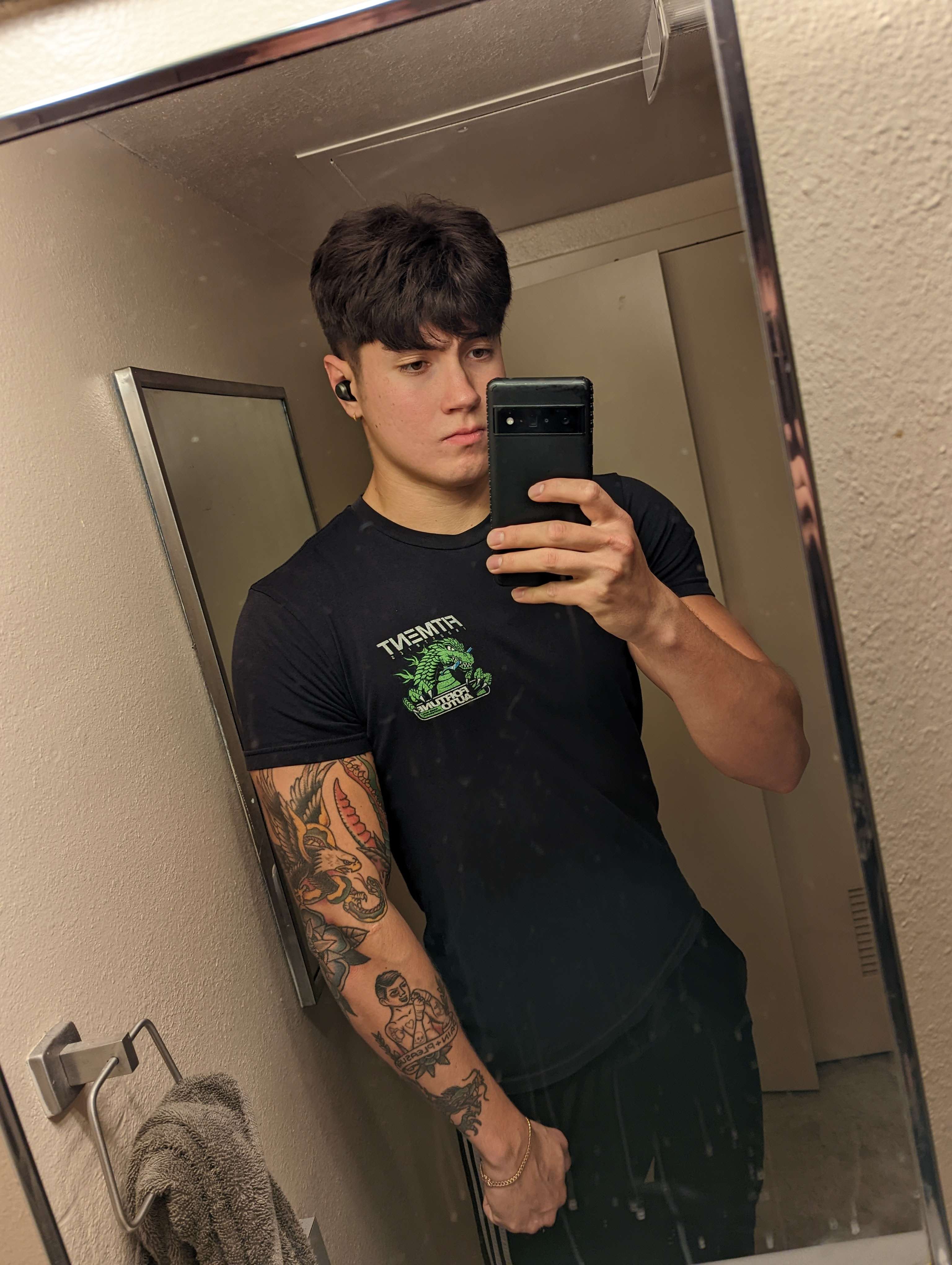 11552D0A 40C7 4898 BFC6 A5A7796AC137