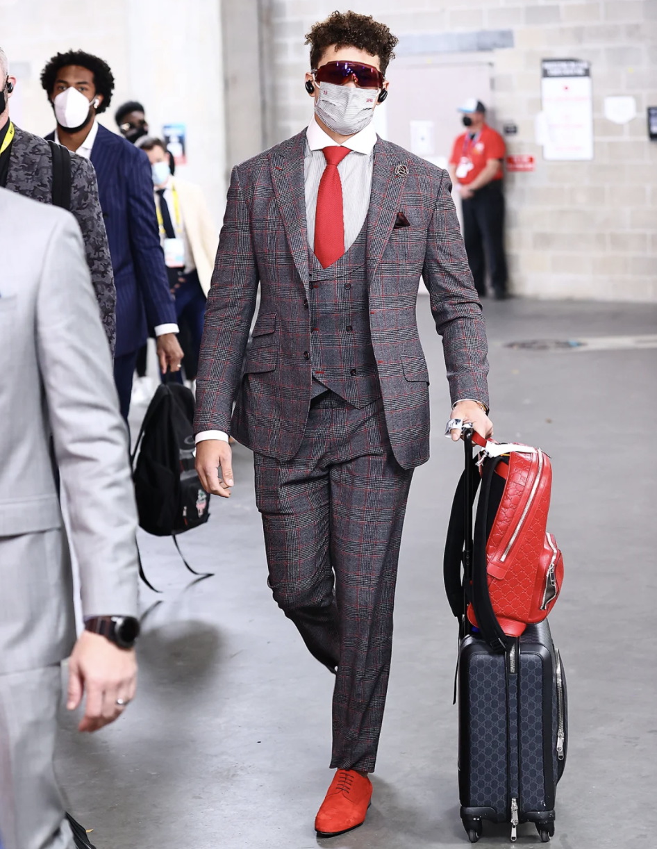 728778 patrick mahomes 2 946x1222