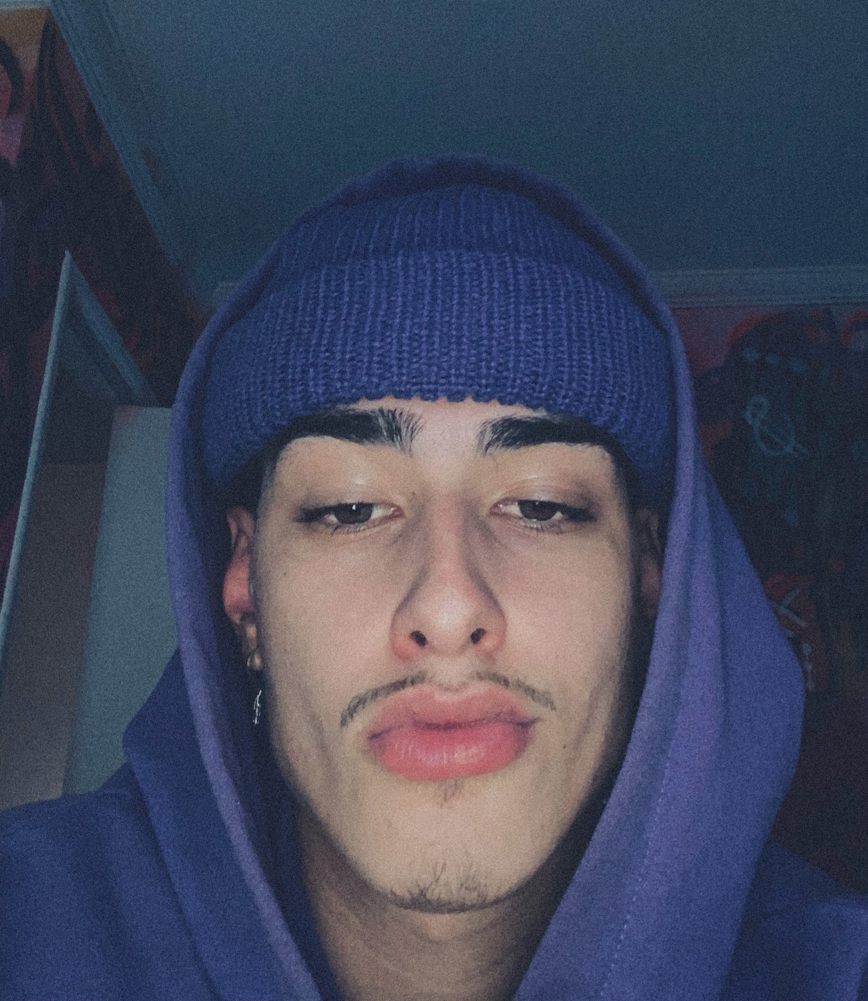 FmOvejyXwAEyi84
