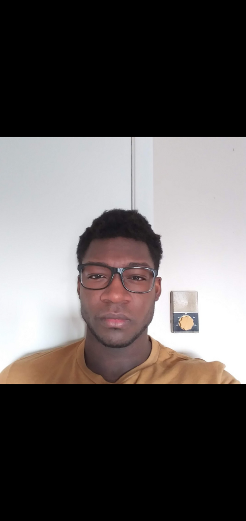 Blackgymmax nose.png