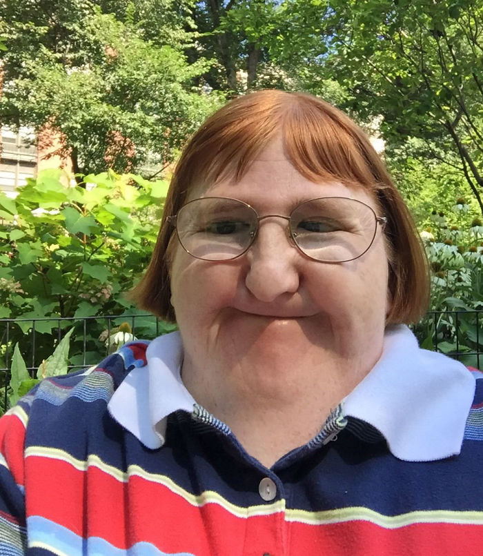 People call woman ugly responds with more selfies melissa blake 1 5d75f249a418b  700