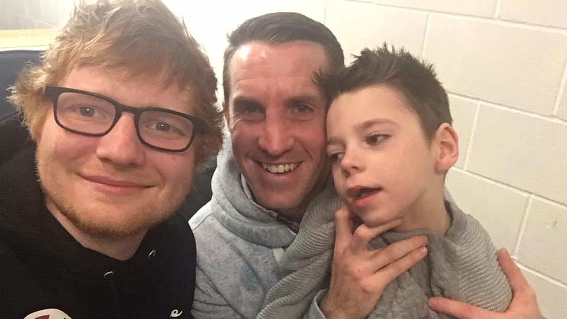 Edsheeran01 26apr17 fb