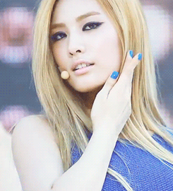Blonde nana