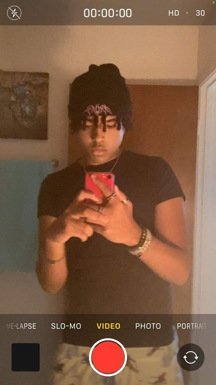 FaceApp 1675798973916