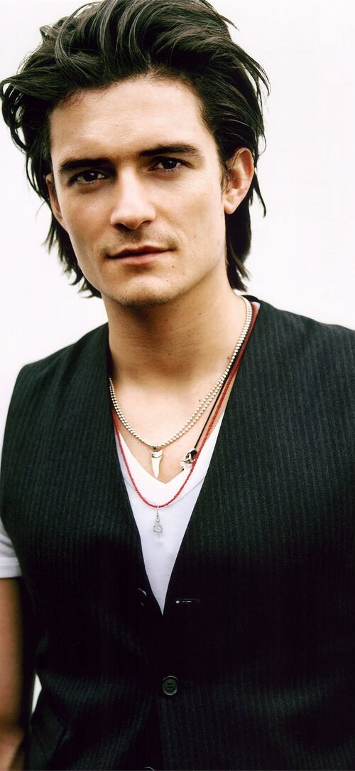 orlando-bloom-iphone-x.jpg