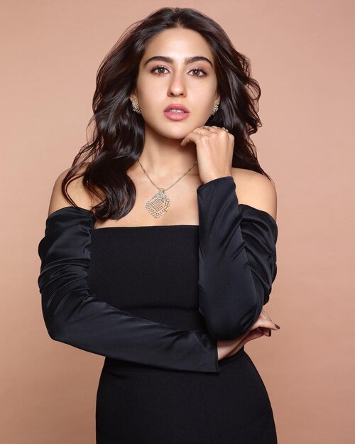 Sara-Ali-Khan-Youngest-Bollywood-Actresses.jpeg