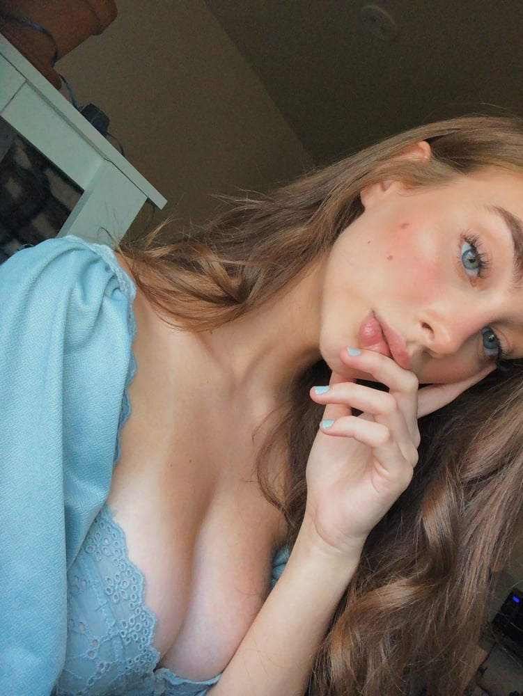 9DEEBB3E 130F 43A4 B1A1 6273456CE8DC