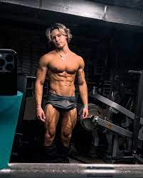 Alex Eubank on Instagram: “Guess my bodyfat % here • • MY CLOTHING BRAND  @elysium.athletic @rawgear Code Alex @alpha.lion Code Alex (superhuman  preworkout…”