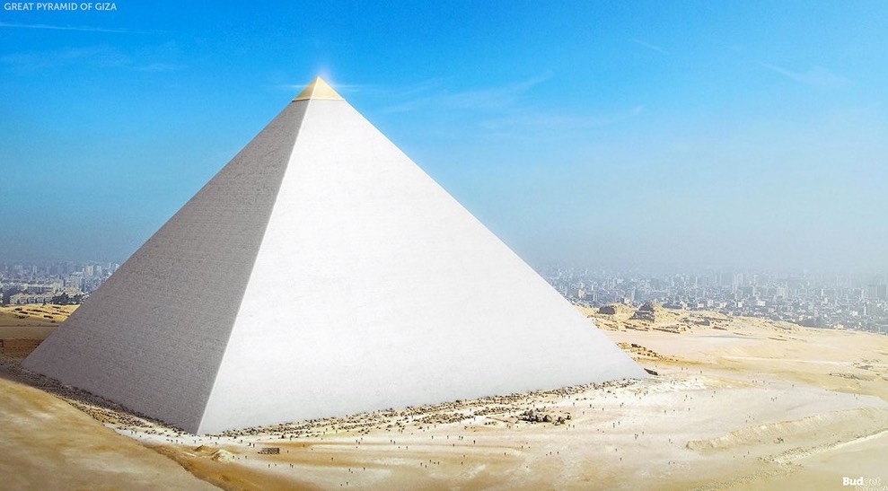 Original giza pyramid crop