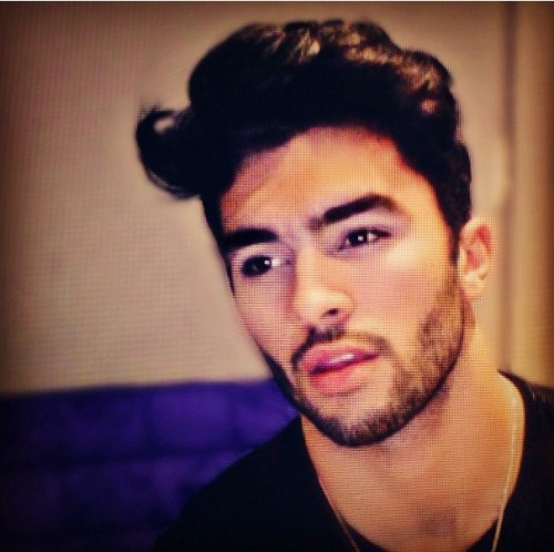 Tumblr mpuc826HE61s7ovkdo1 500