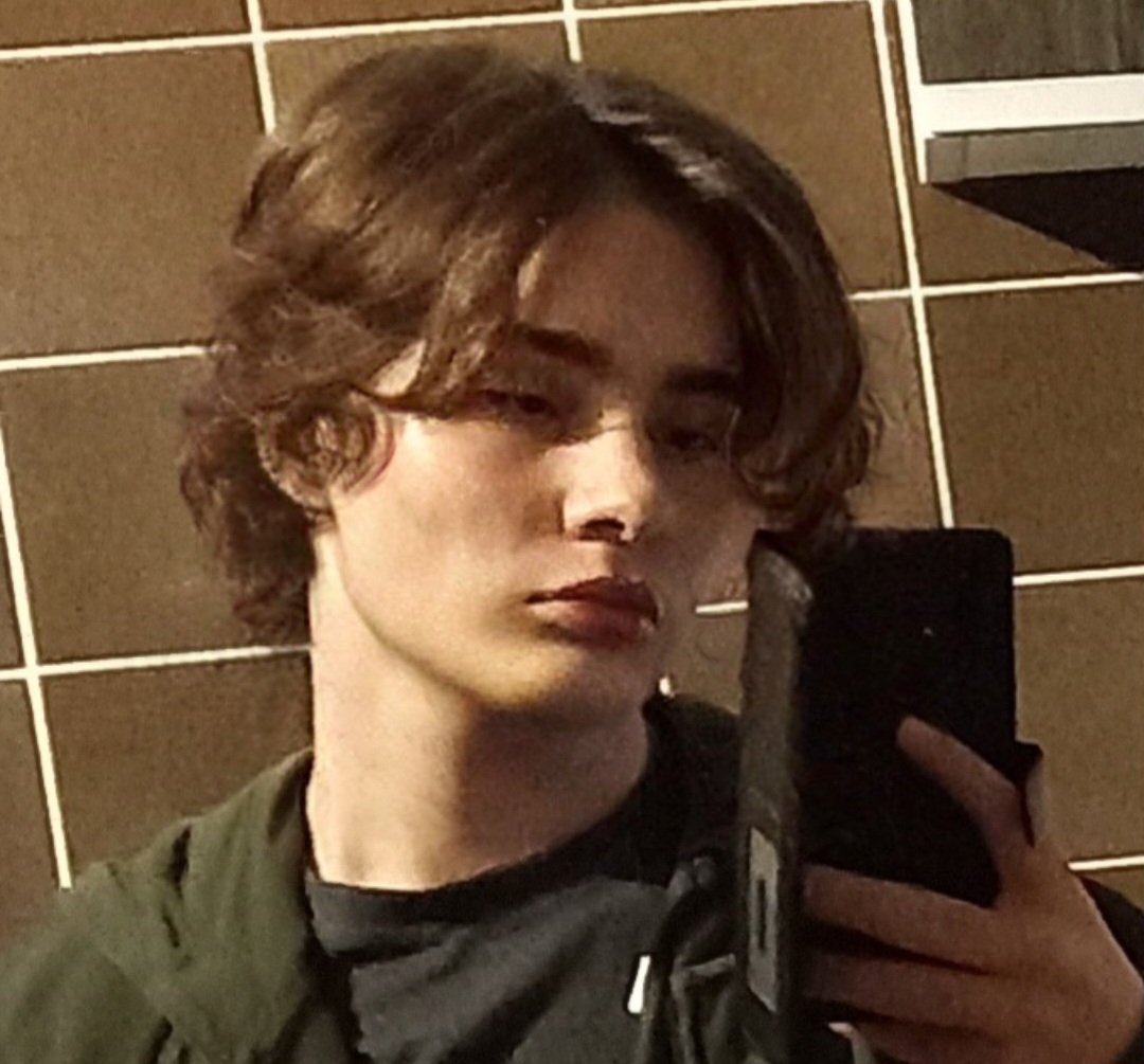 FaceApp 1678651559383
