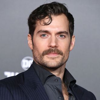 9cb1111fc2726d49d63cc59bc257d73f69 15 henry cavill mustachersquarew330