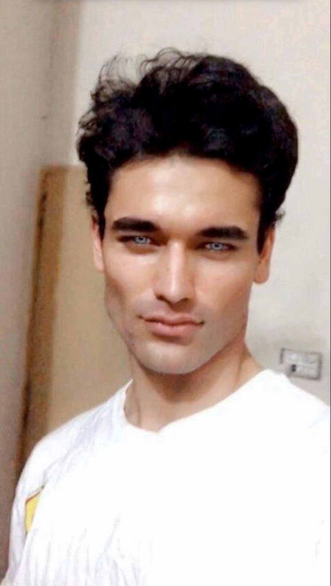 FaceApp 1678448594757