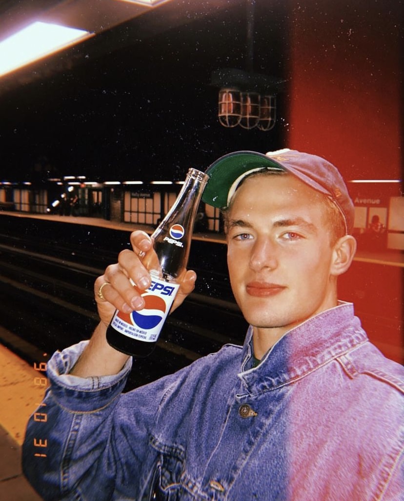 073CB8E9 D652 4B37 9437 0568DFD6EA13