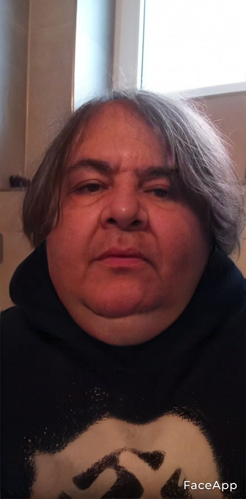 FaceApp 1679527270233