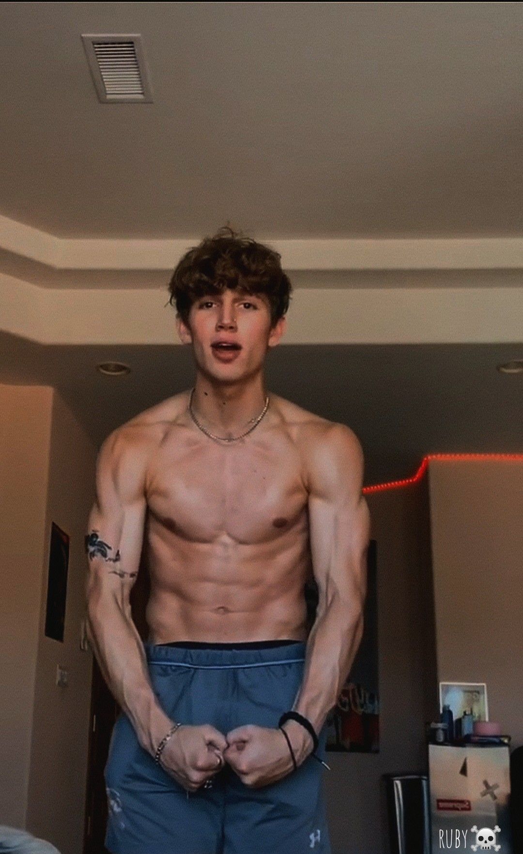 5F9E23DC D61D 4973 AA94 F7784F5D2905