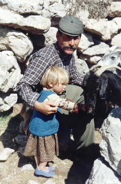 A Yrk father with his daughter Antalya Altnkaya Turkey 2009