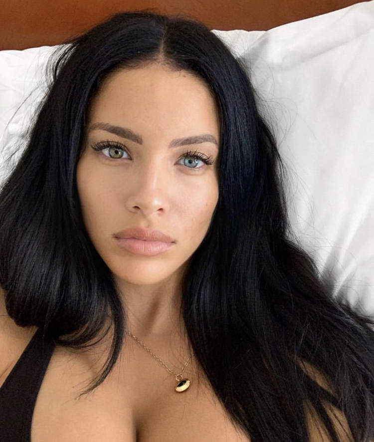 77D158A7 4886 43A0 890B A0D6E976EF9F