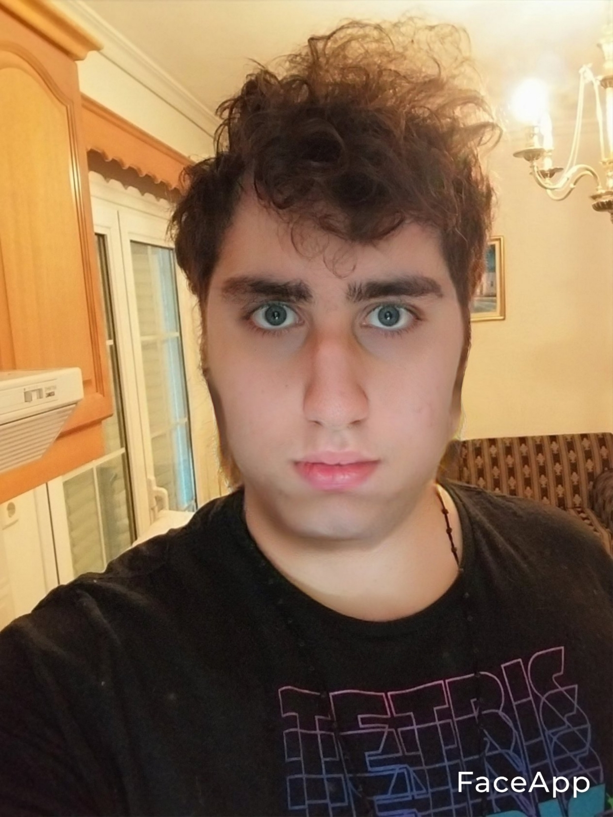 FaceApp 1681180876723