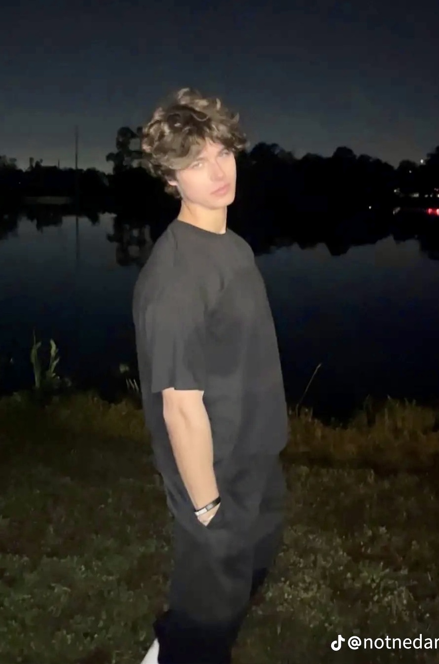B39D1095 2C4B 4495 8AF3 8AC1E0B4A830