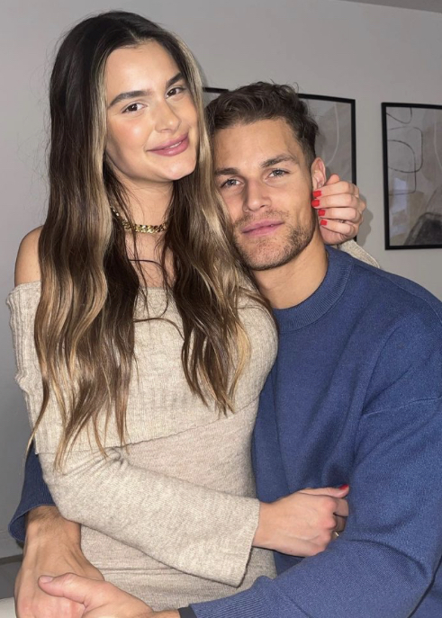 3359693 C3E329E5 D975 4CED 863E 1B7591790B79