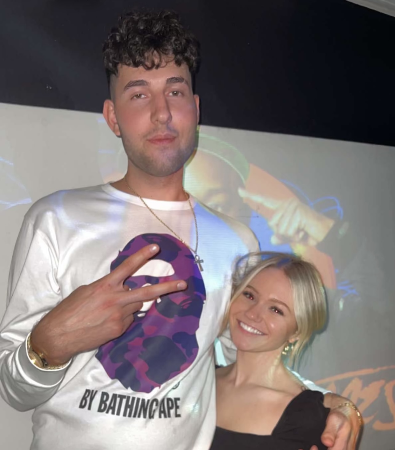 C566B637 CD74 4533 B22C 40F9BCB3F2C8