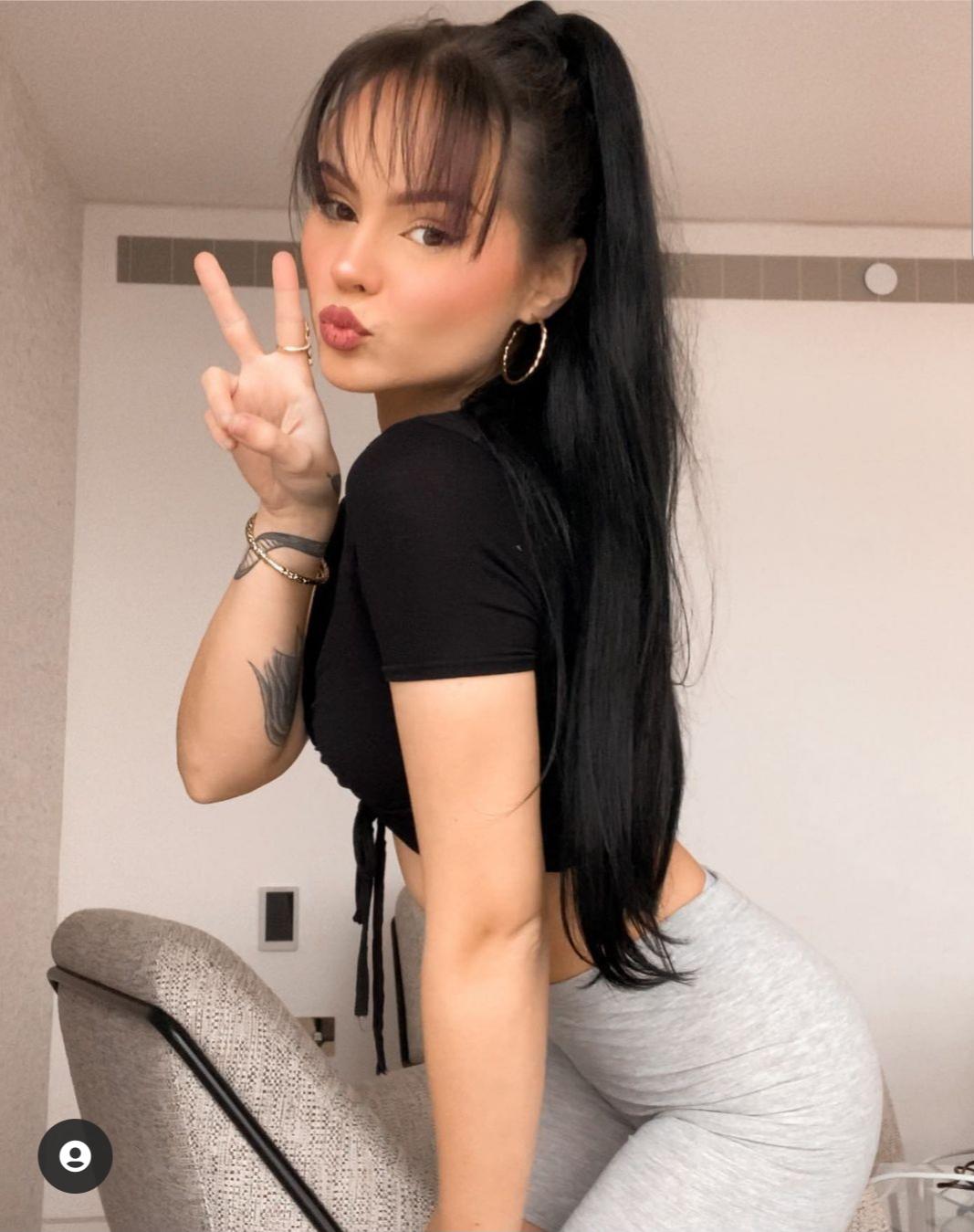 Every upvote i will cum for her m72aiok20a