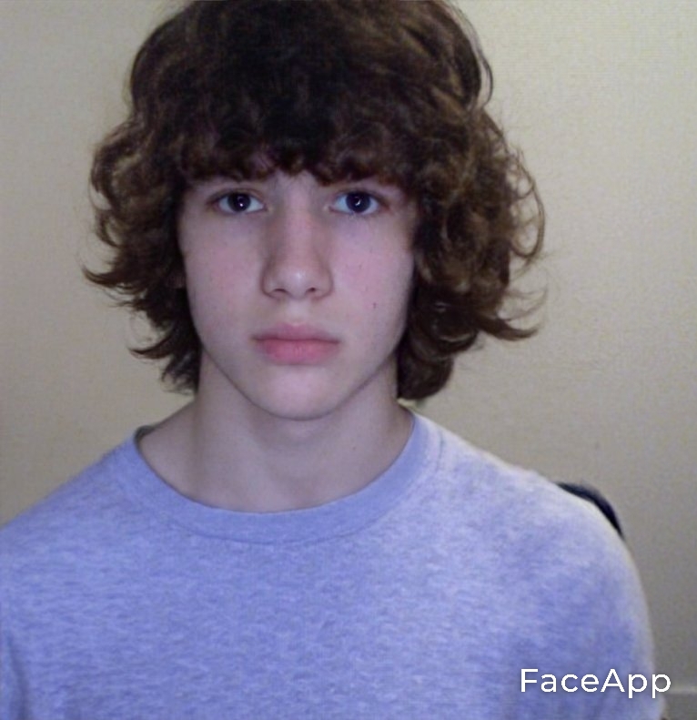 FaceApp 1682394928344