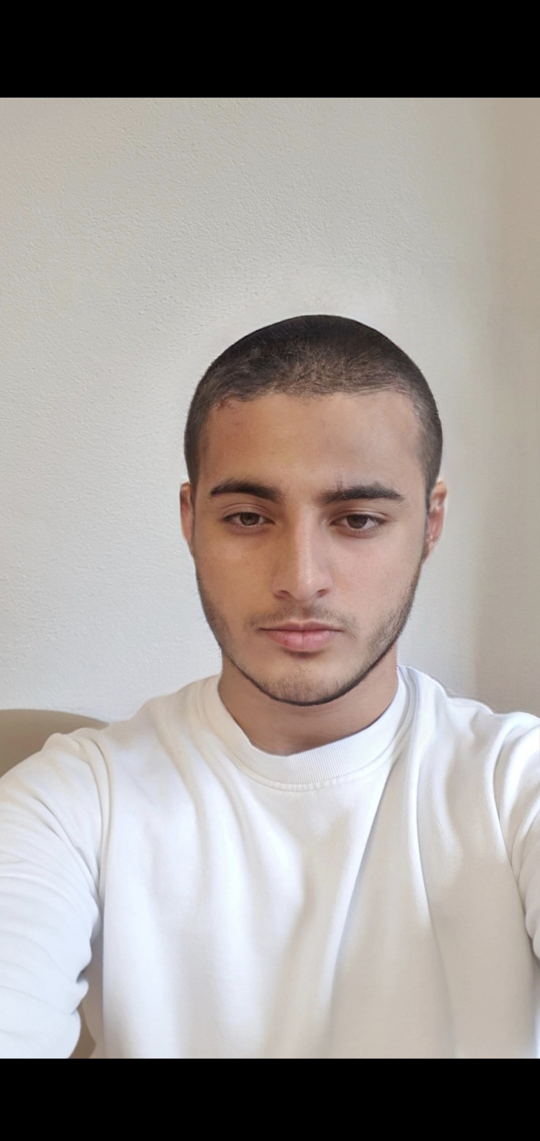 FaceApp 1683154669437