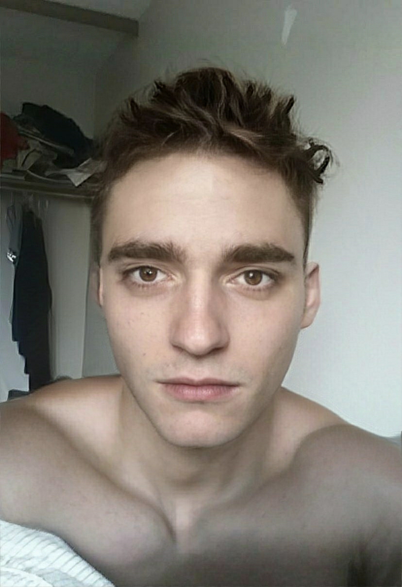 E93