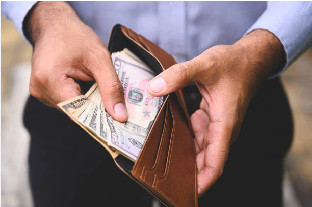 Screenshot 2023 05 09 at 03 26 06 man wallet money   Ricerca Google