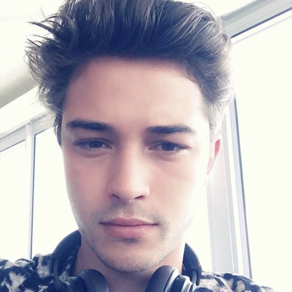 3058073 3057463 3D37CB92 4054 481D B27D 3C8C710B4ED3